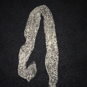 Scarf animal print